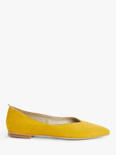 Load image into Gallery viewer, Pointed Toe Pumps
